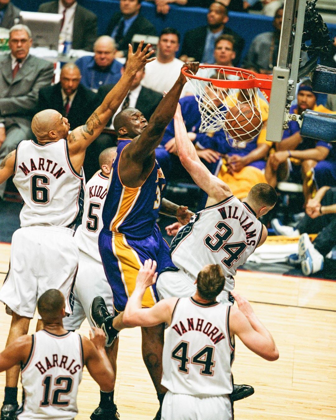 连续三年交 连续三年交